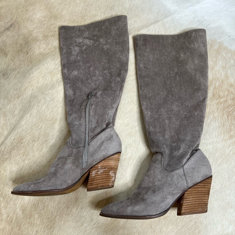 Oasis Society Tall Suede Grey Boot Size 7.5